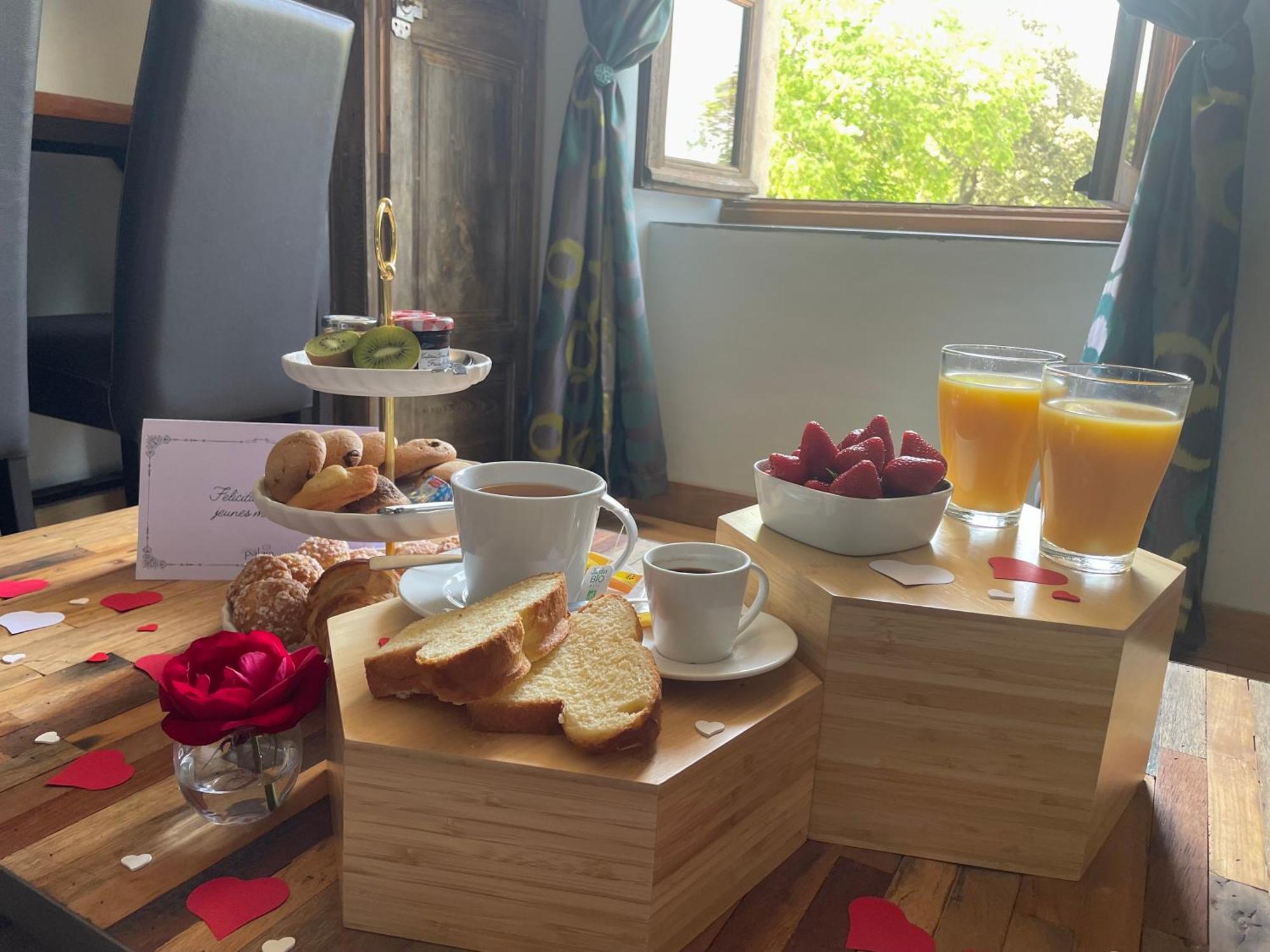 Logis Hotel Chateau De Палажа Экстерьер фото